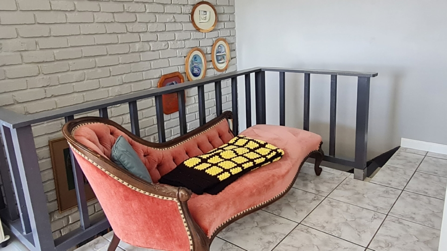 4 Bedroom Property for Sale in Boggomsbaai Western Cape